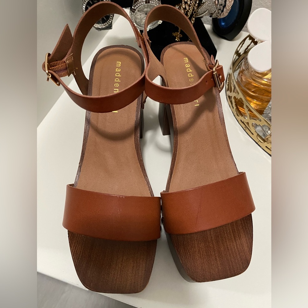 Womens Madden girl wedge